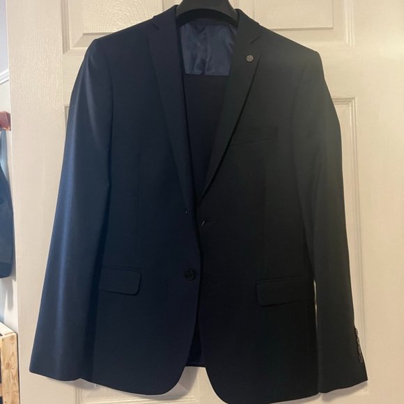 2 Piece Navy Suit - Picture 1 of 6